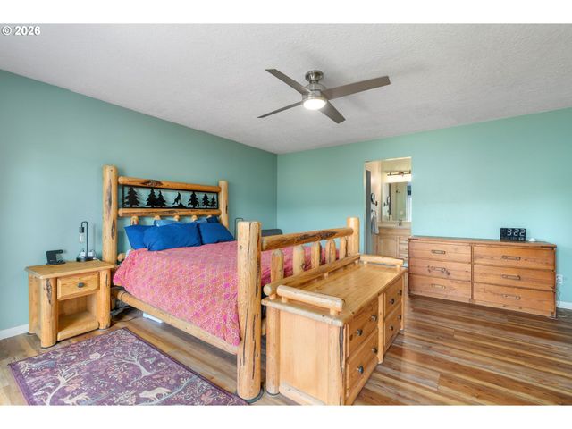 47645 E COLUMBIA RIVER Hwy, Corbett, OR 97019