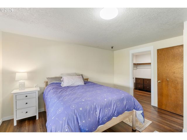 47645 E COLUMBIA RIVER Hwy, Corbett, OR 97019