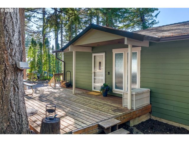 47645 E COLUMBIA RIVER Hwy, Corbett, OR 97019