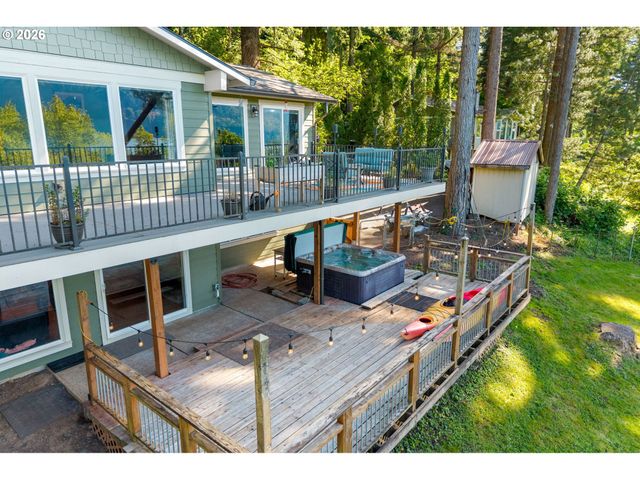 47645 E COLUMBIA RIVER Hwy, Corbett, OR 97019