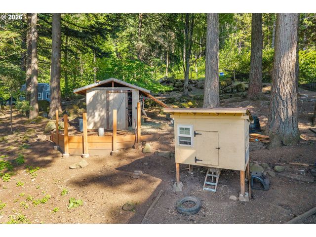47645 E COLUMBIA RIVER Hwy, Corbett, OR 97019