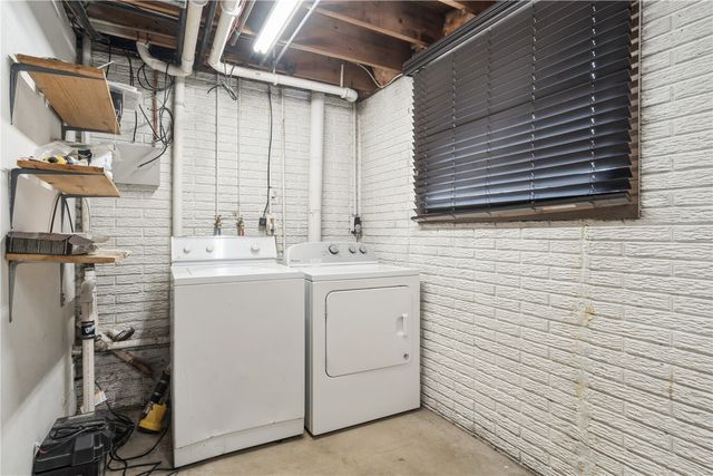 650 Olive Drive NW, Cedar Rapids, IA 52405