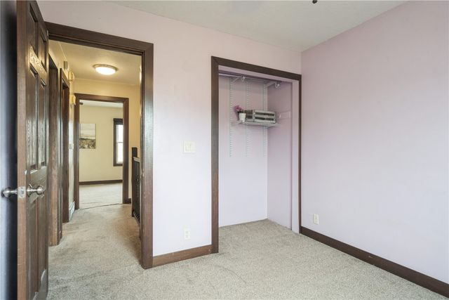 650 Olive Drive NW, Cedar Rapids, IA 52405