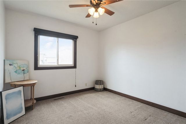 650 Olive Drive NW, Cedar Rapids, IA 52405