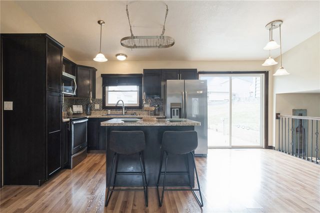 650 Olive Drive NW, Cedar Rapids, IA 52405