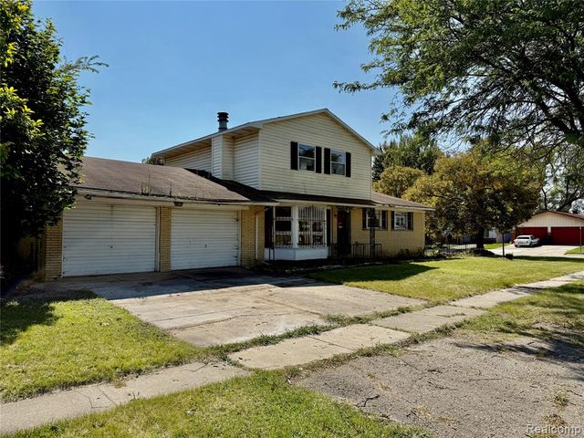 1015 W Carpenter Road, Flint, MI 48505