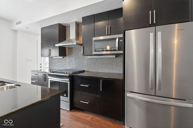 110 E North Street, Indianapolis, IN 46204