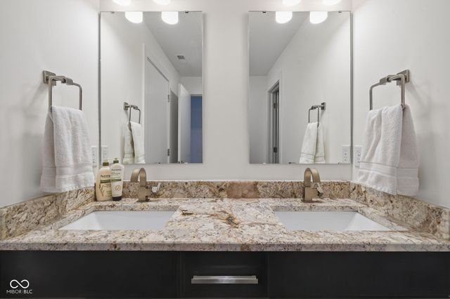 110 E North Street, Indianapolis, IN 46204