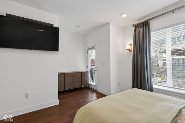 110 E North Street, Indianapolis, IN 46204