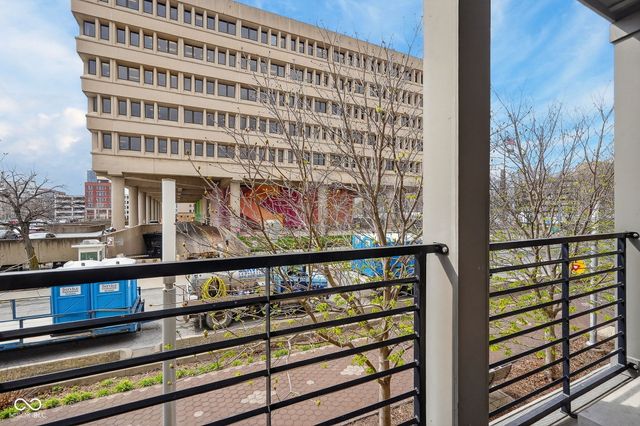 110 E North Street, Indianapolis, IN 46204