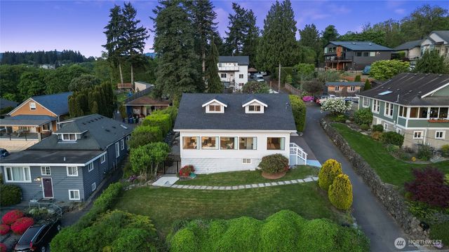 420 Renton Avenue S, Renton, WA 98057