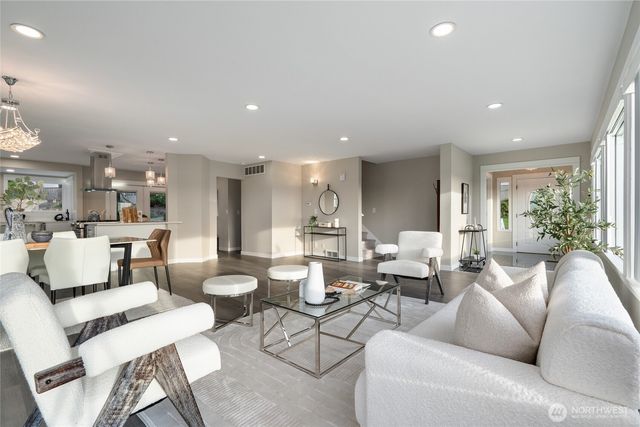 420 Renton Avenue S, Renton, WA 98057