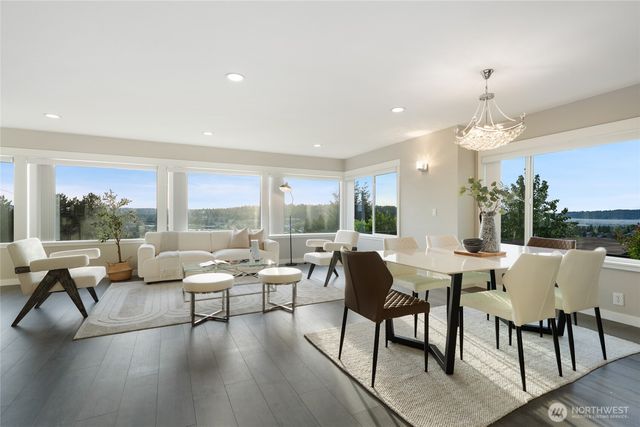 420 Renton Avenue S, Renton, WA 98057