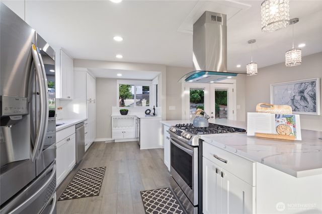 420 Renton Avenue S, Renton, WA 98057