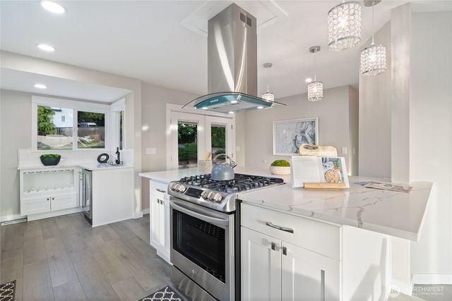 420 Renton Avenue S, Renton, WA 98057