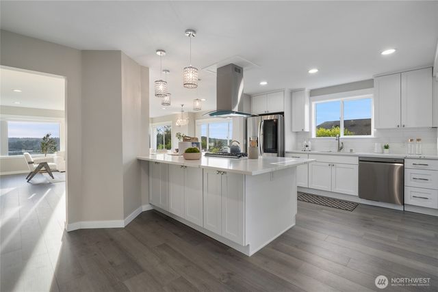 420 Renton Avenue S, Renton, WA 98057