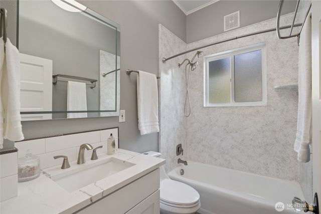 420 Renton Avenue S, Renton, WA 98057