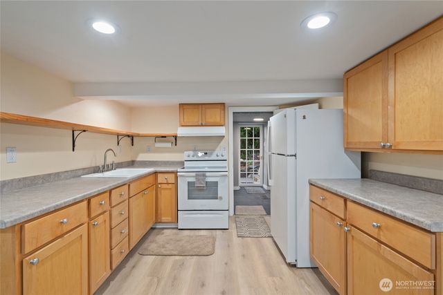 420 Renton Avenue S, Renton, WA 98057