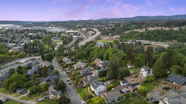 420 Renton Avenue S, Renton, WA 98057