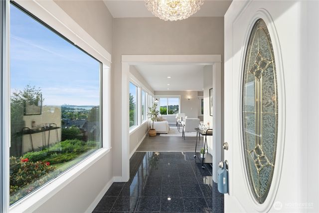 420 Renton Avenue S, Renton, WA 98057