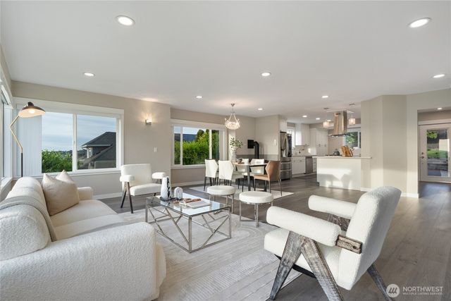 420 Renton Avenue S, Renton, WA 98057