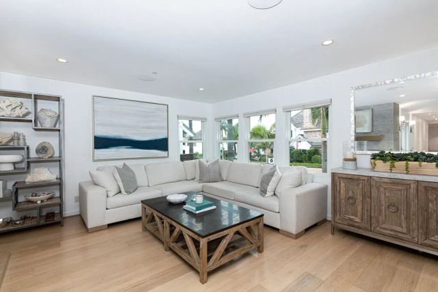 214 Marguerite Avenue, Corona Del Mar, CA 92625