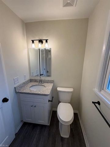 125 Carol LN, Portsmouth, VA 23701