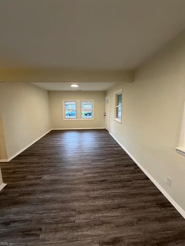 125 Carol LN, Portsmouth, VA 23701