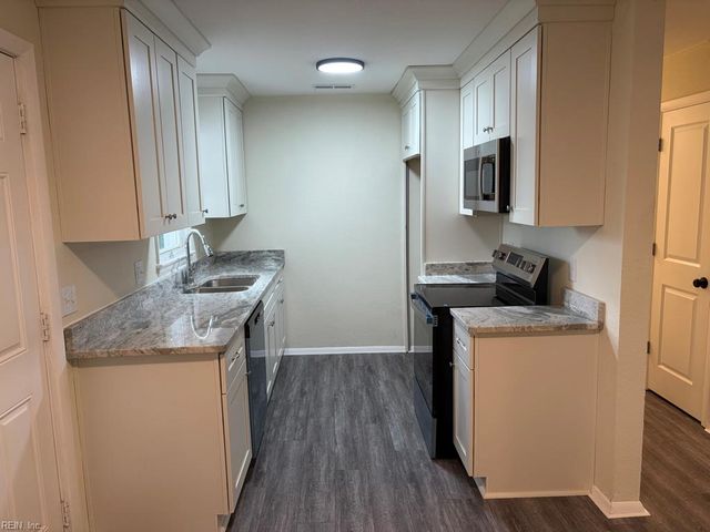 125 Carol LN, Portsmouth, VA 23701