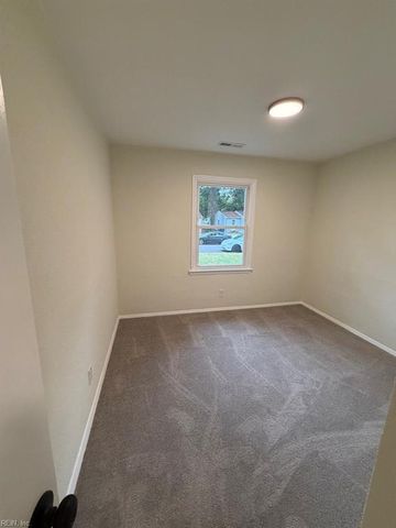 125 Carol LN, Portsmouth, VA 23701