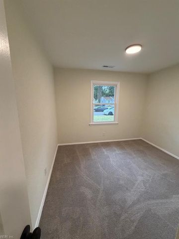 125 Carol LN, Portsmouth, VA 23701