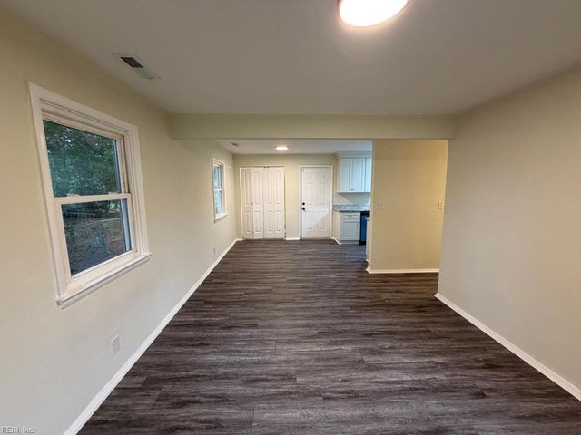 125 Carol LN, Portsmouth, VA 23701