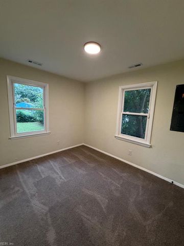 125 Carol LN, Portsmouth, VA 23701