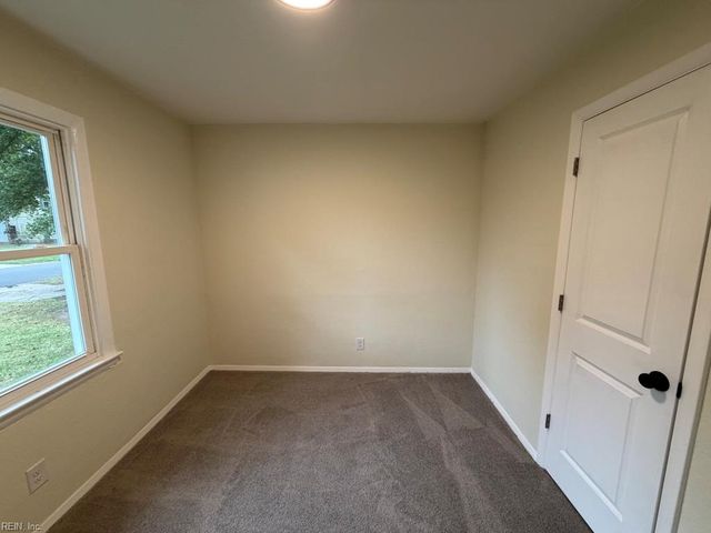 125 Carol LN, Portsmouth, VA 23701