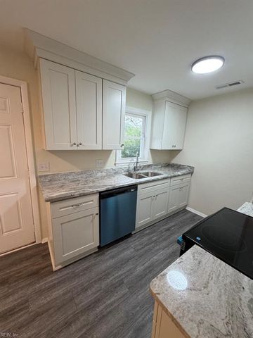 125 Carol LN, Portsmouth, VA 23701