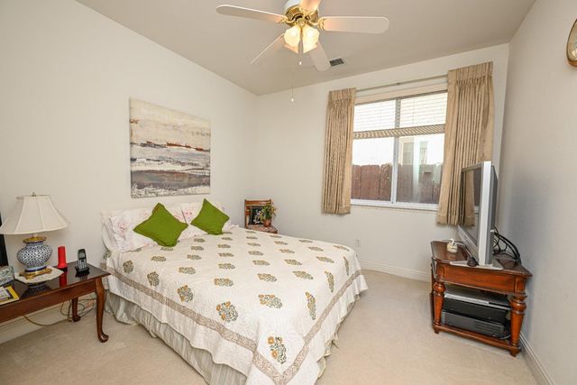 2809 E Omaha Avenue, Fresno, CA 93720