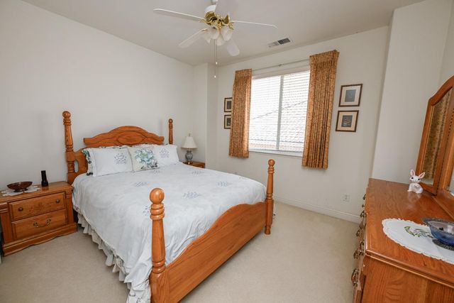 2809 E Omaha Avenue, Fresno, CA 93720