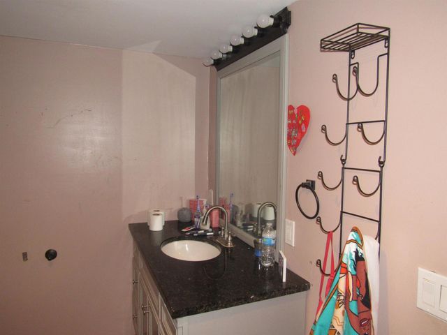 31 south Street, Troy, VT 05859