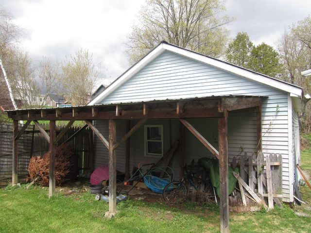 31 south Street, Troy, VT 05859