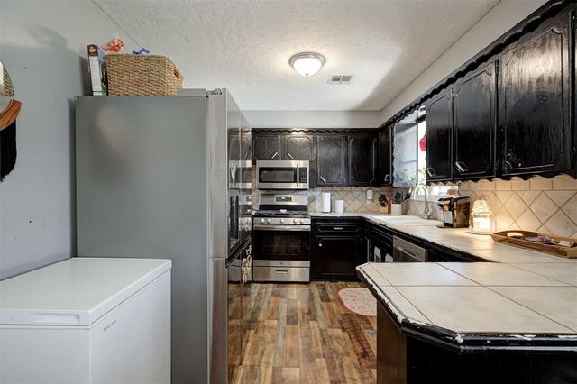 125 SW 11th Street, Moore, OK 73160