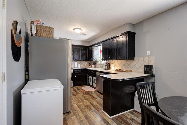 125 SW 11th Street, Moore, OK 73160