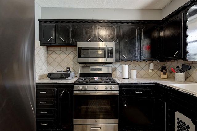 125 SW 11th Street, Moore, OK 73160