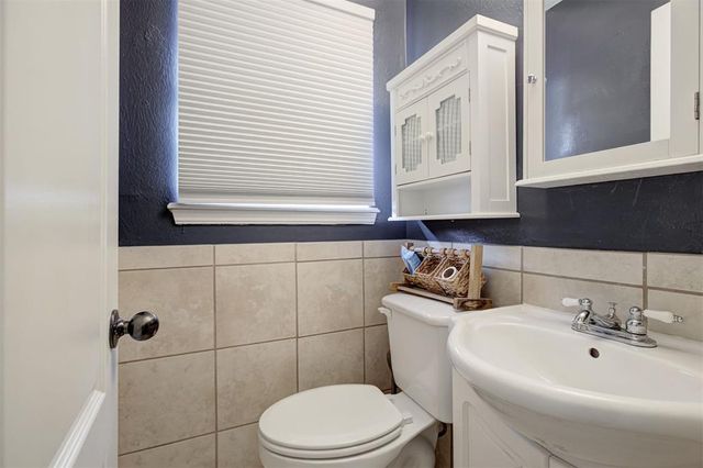 125 SW 11th Street, Moore, OK 73160