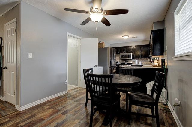 125 SW 11th Street, Moore, OK 73160