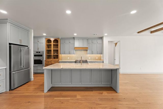3233 Cherry Glen Drive, Jones, OK 73049