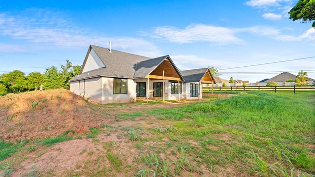 3233 Cherry Glen Drive, Jones, OK 73049