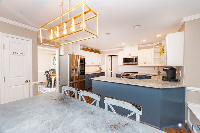 419 Rossmere Dr, Midlothian, VA 23114