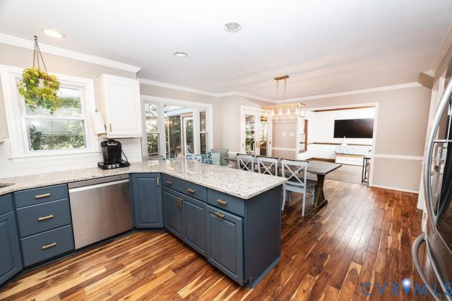 419 Rossmere Dr, Midlothian, VA 23114