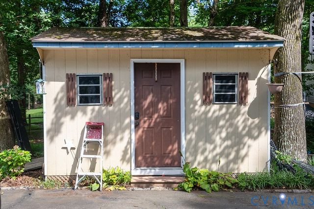 419 Rossmere Dr, Midlothian, VA 23114