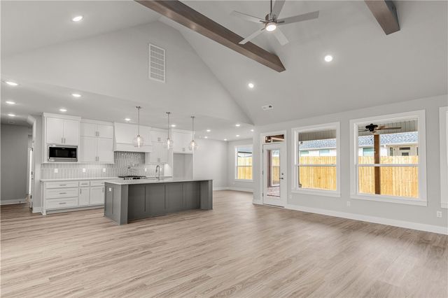 806 Mueller Way, Prairie Grove, AR 72753